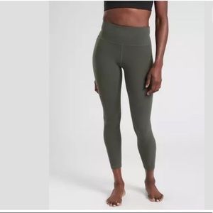 NWOT Athleta Elation 7/8 tight